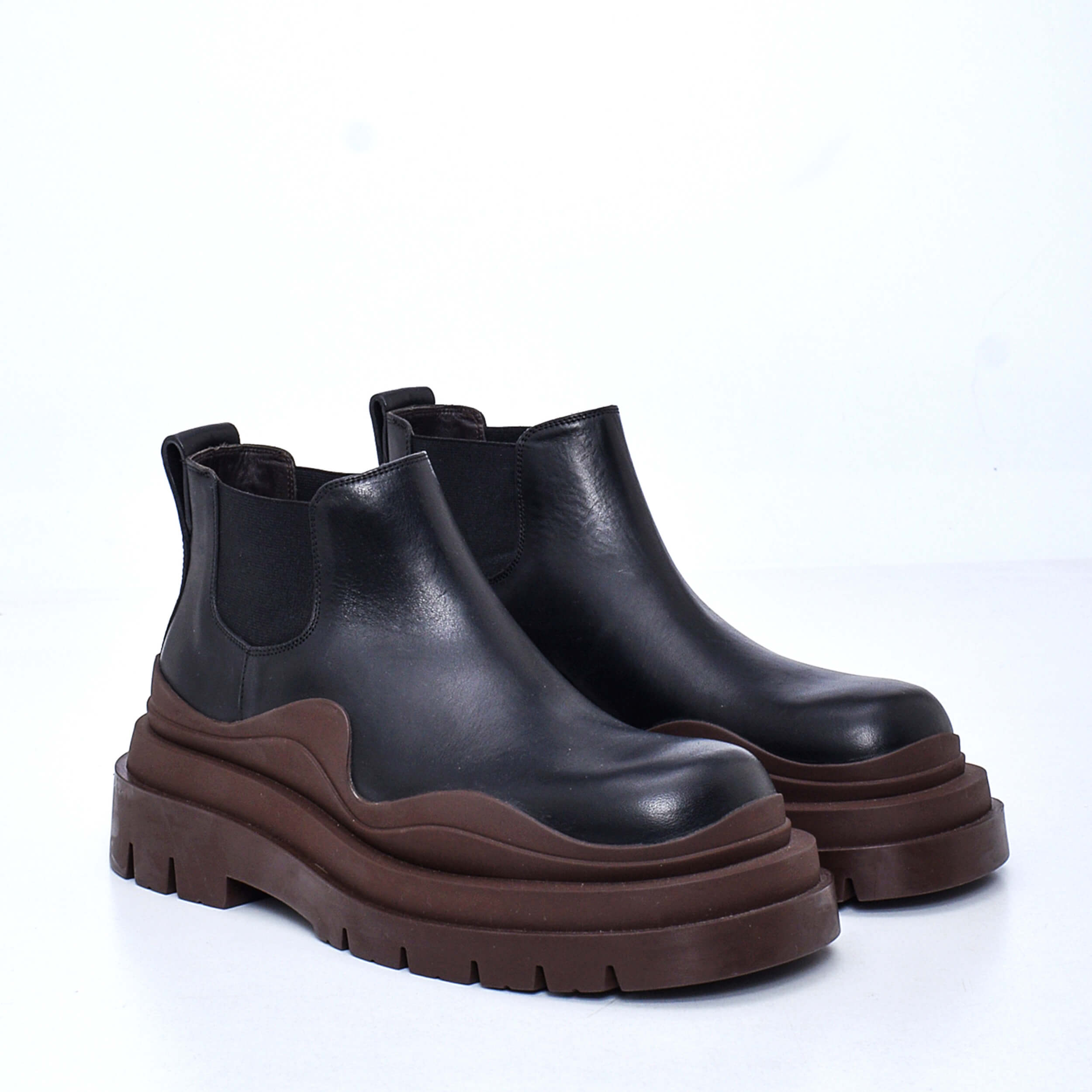 Bottega Veneta - Black&Brown Leather Tire Chelsea Boots / 38